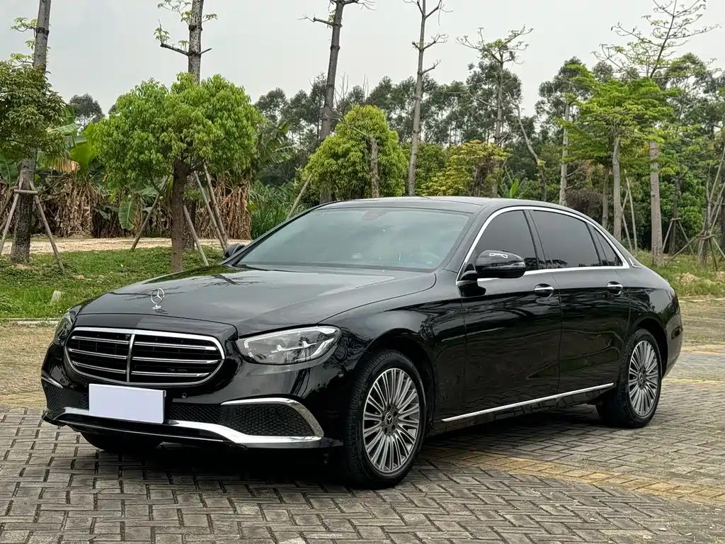 Mercedes-Benz E-Class 2023 — фото 1