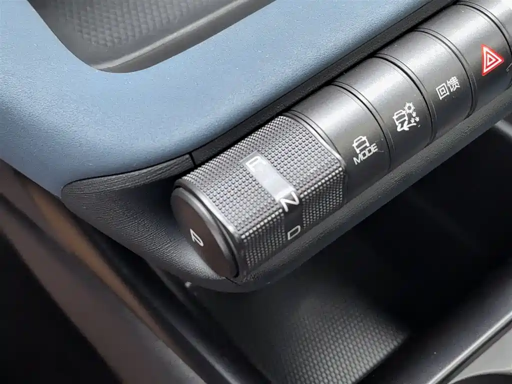 BYD Dolphin 2022 — фото 13