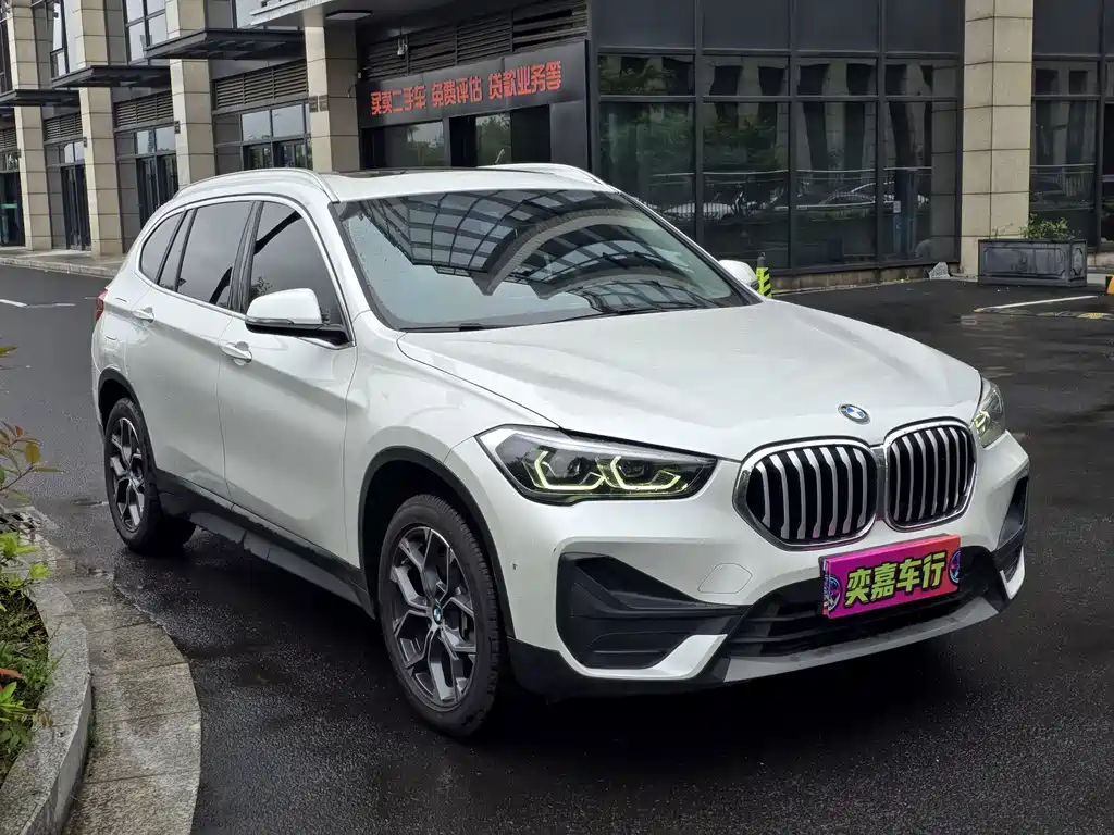 BMW X1 2022 — фото 3