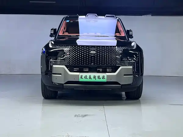 Yangwang U8 2023