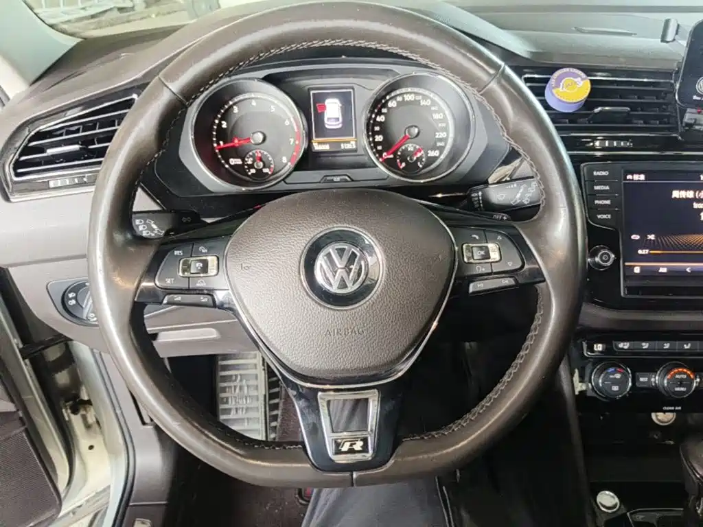 Volkswagen Tiguan L 2017 — фото 11