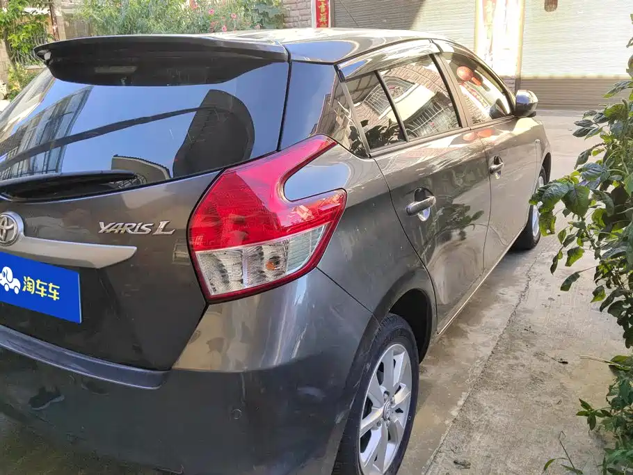Toyota Yaris L 2015