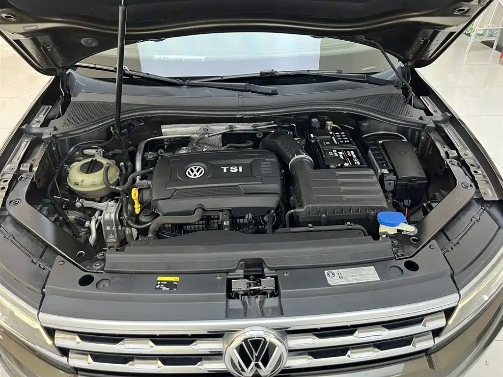 Volkswagen Tiguan L 2017 — фото 9