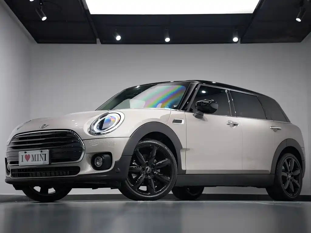 MINI CLUBMAN 2024 — фото 15