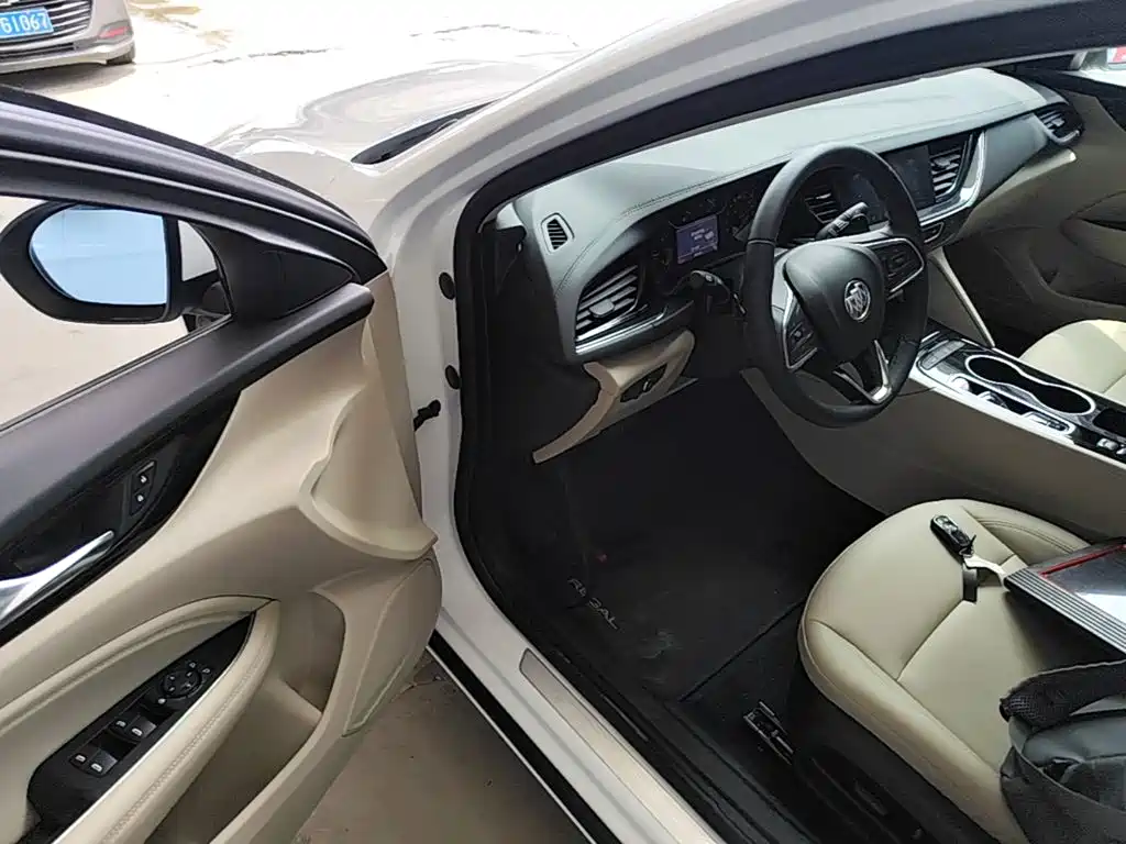 Buick Regal 2020 — фото 12