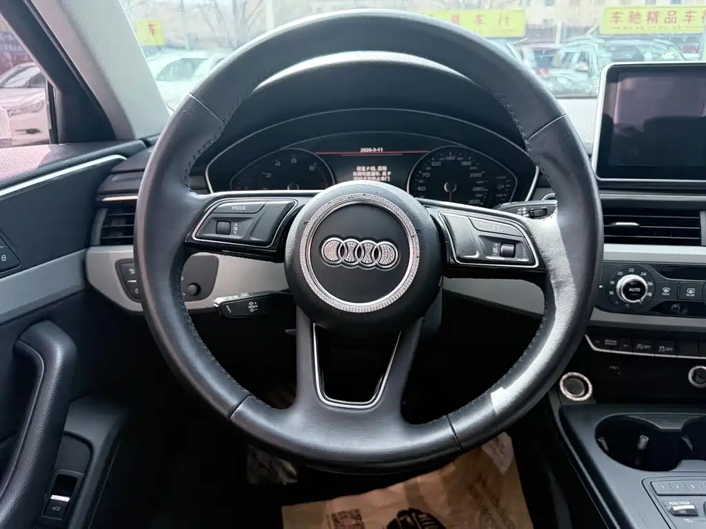 Audi A4L 2018 — фото 12