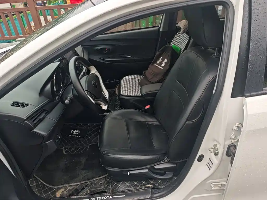 Toyota Yaris L 2021 — фото 15