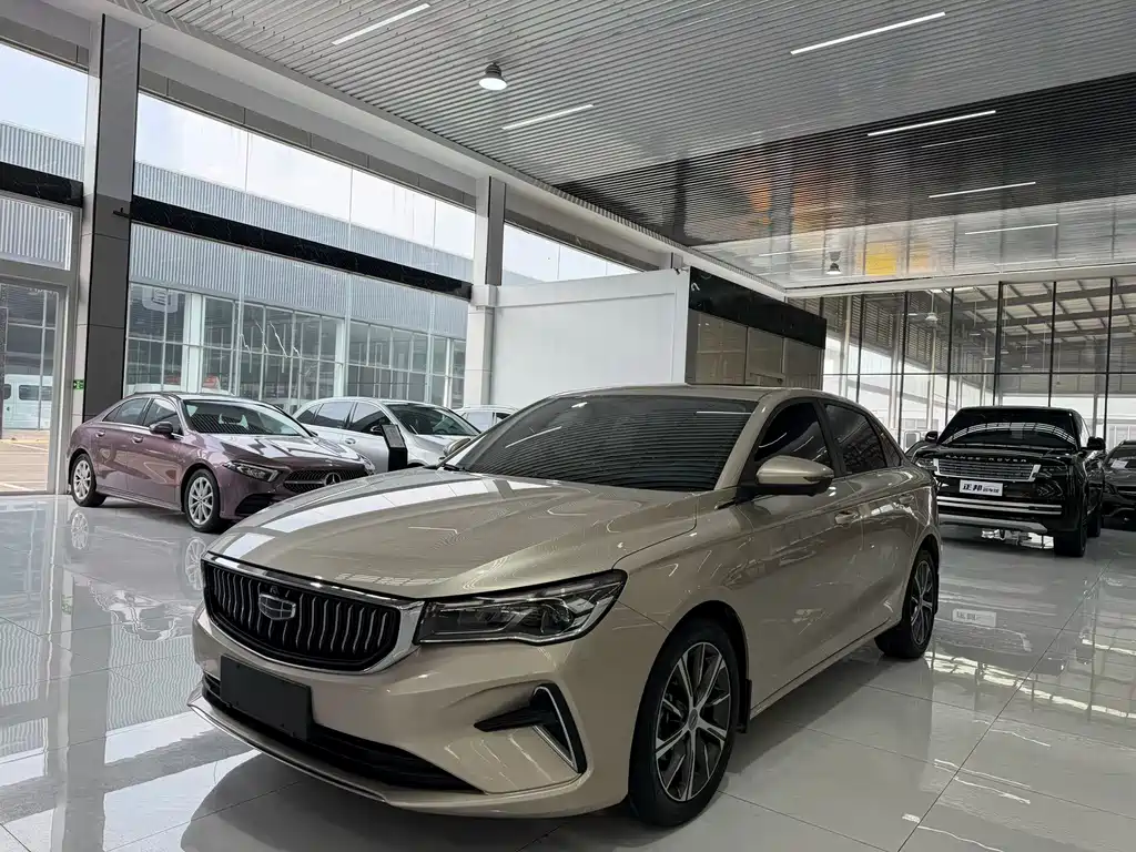 Geely Emgrand 2022
