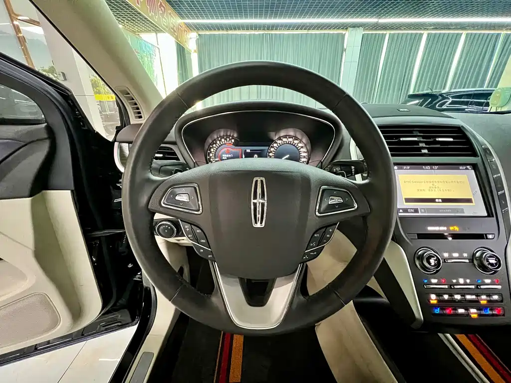 Lincoln MKC 2019 — фото 11