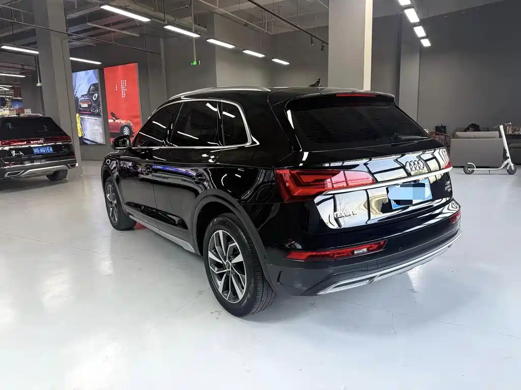 Audi Q5L 2022 — фото 17