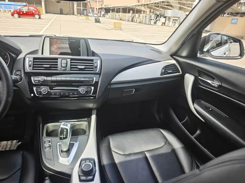 BMW 1 Series 2017 — фото 12
