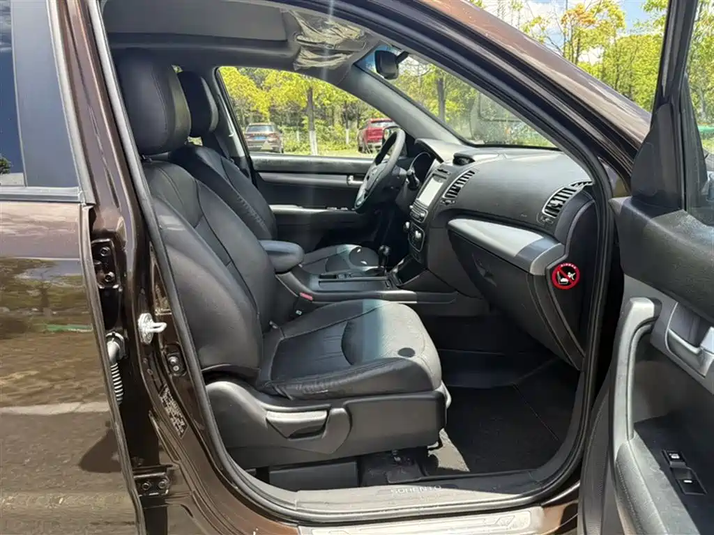 Kia Sorento 2015 — фото 12