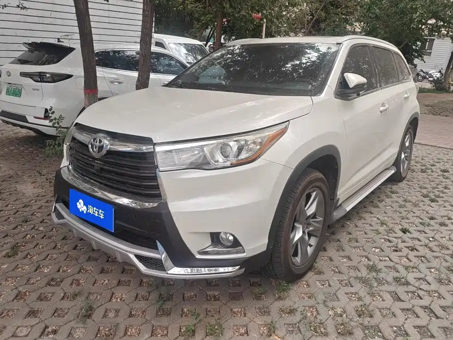 Toyota Highlander 2017 — фото 1