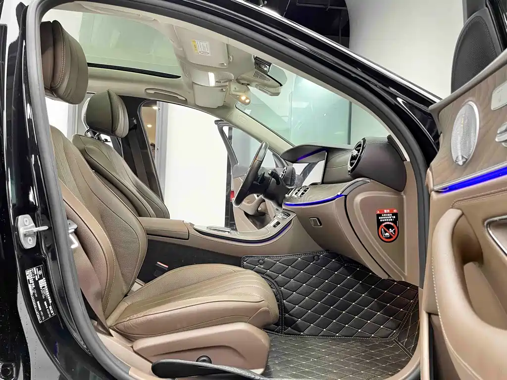 Mercedes-Benz E-Class 2020 — фото 12