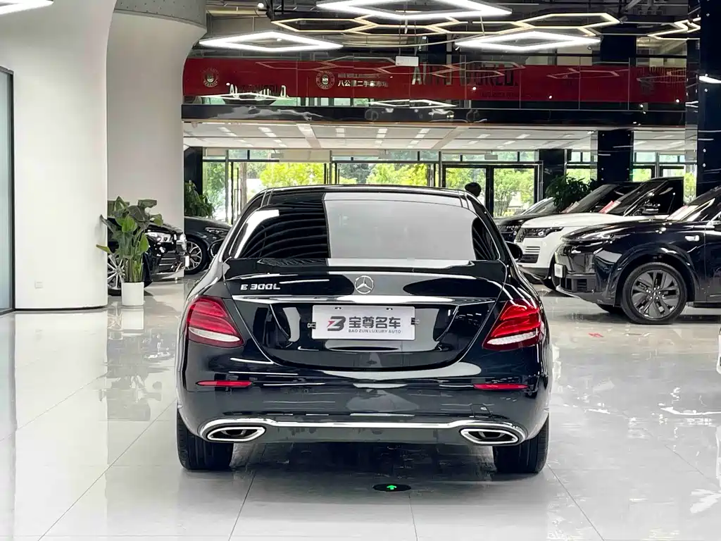 Mercedes-Benz E-Class 2020 — фото 19