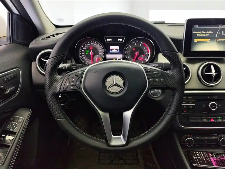 Mercedes-Benz GLA 2016 — фото 15