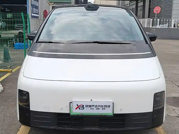 Li Auto MEGA 2024