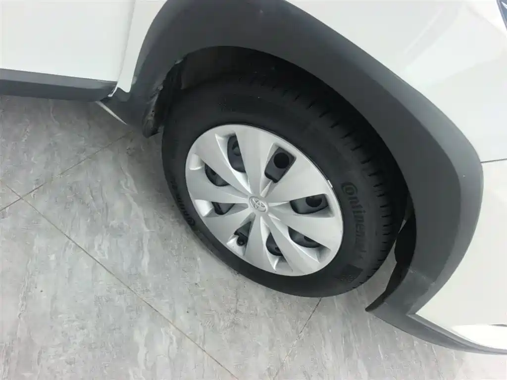 Toyota Yaris L 2020 — фото 23