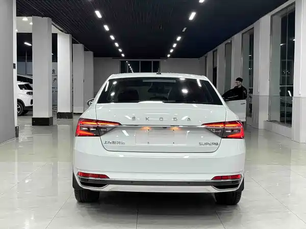 Skoda Superb 2022