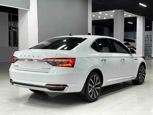 Skoda Superb 2022
