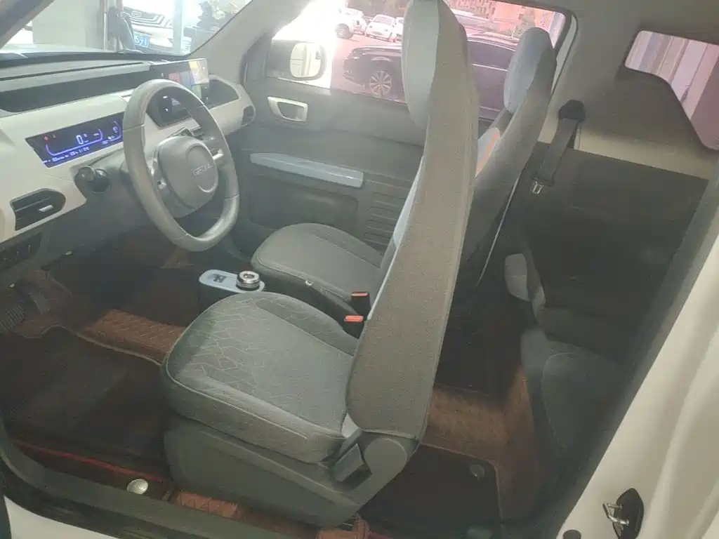 Geely Galaxy Panda 2025 — фото 15