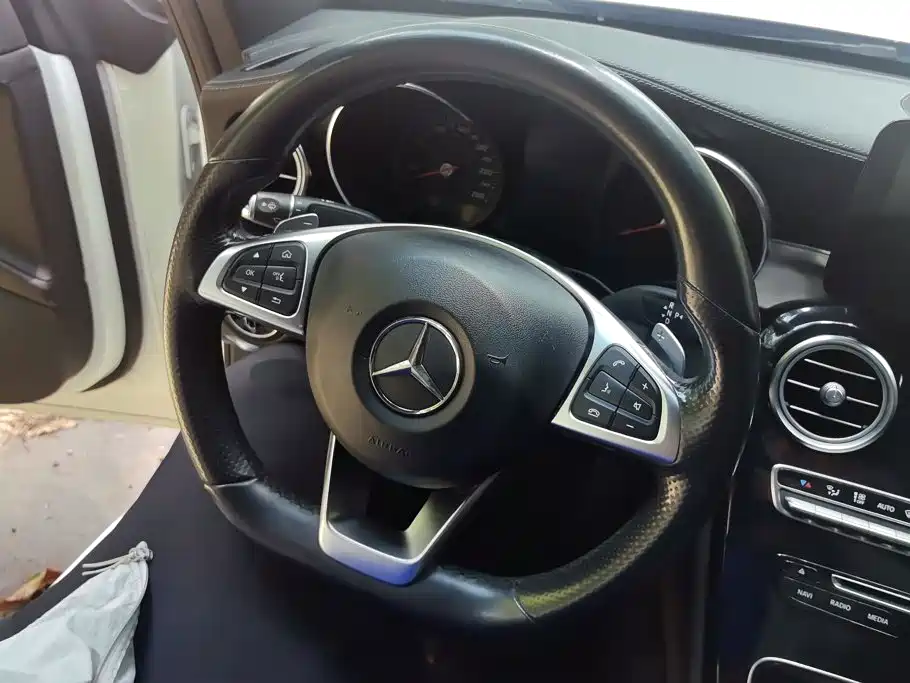 Mercedes-Benz C-Class 2017 — фото 15