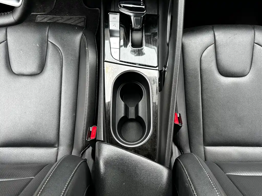 Hyundai Elantra 2021 — фото 13