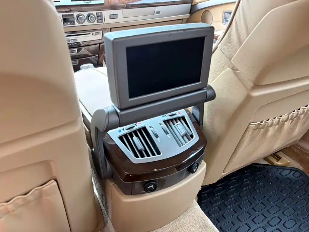 BMW 7 Series 2006 — фото 16