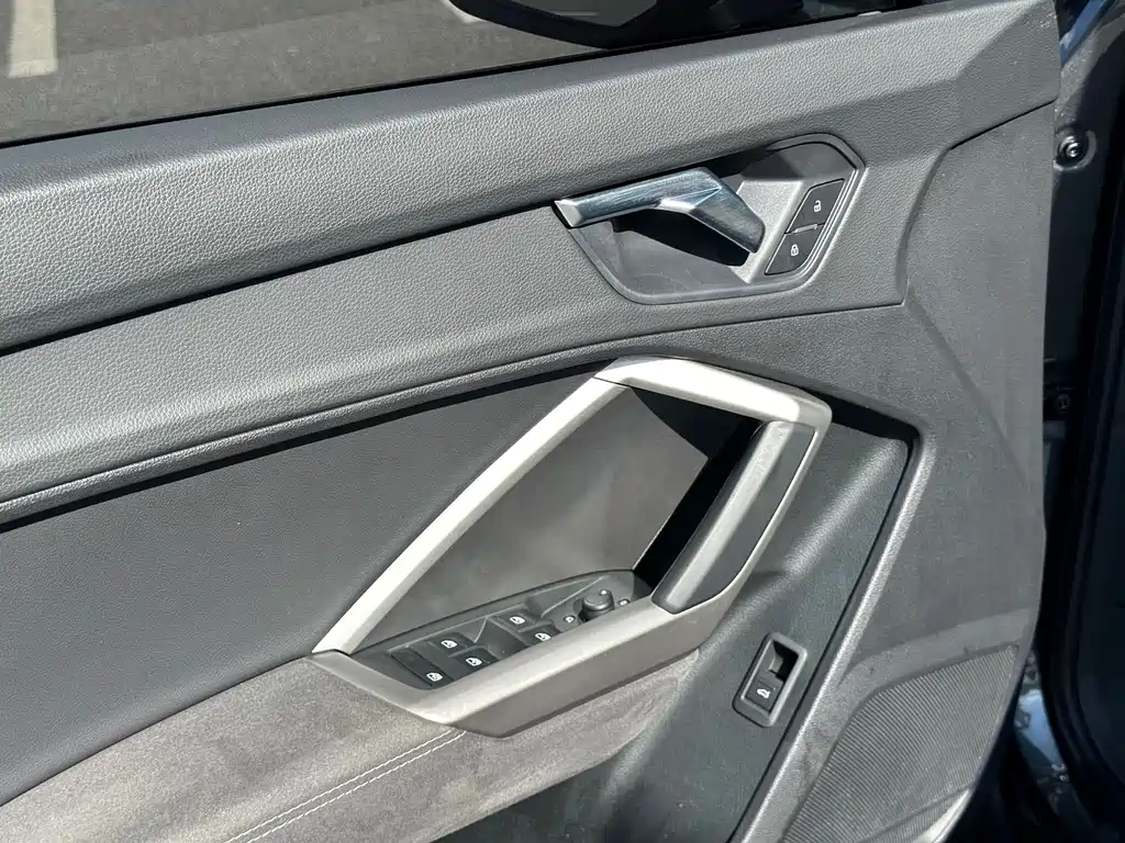 Audi Q3 2023 — фото 22