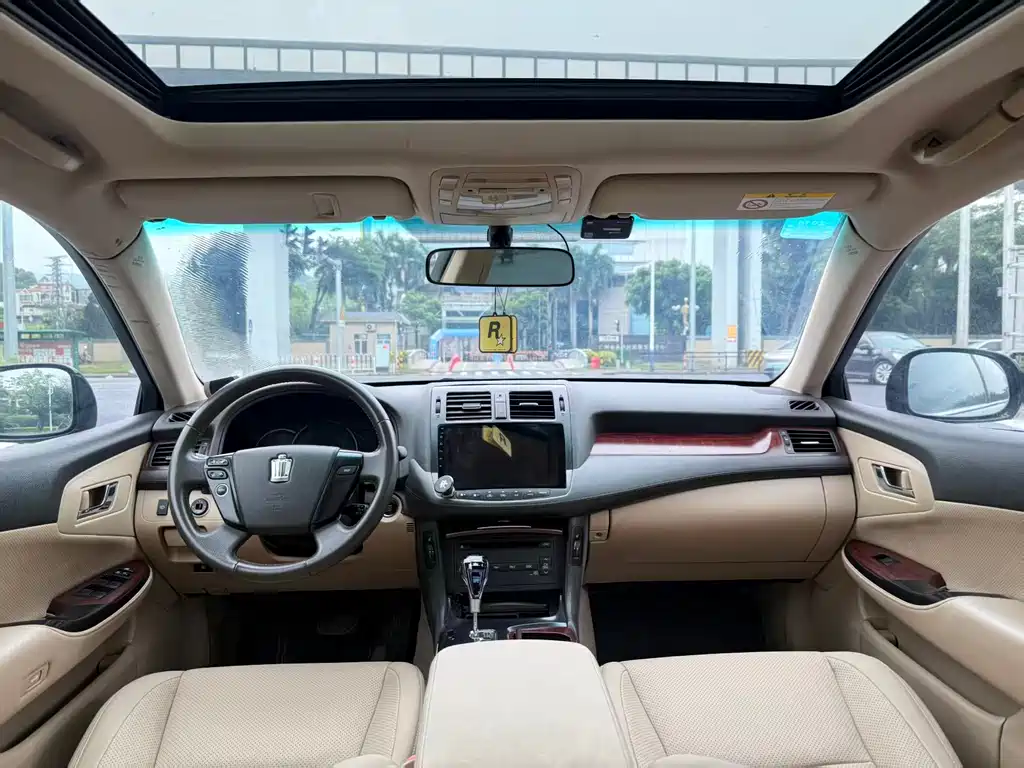 Toyota Crown 2010 — фото 10