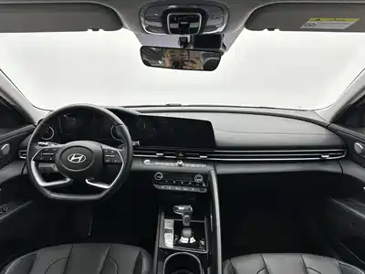 Hyundai Elantra 2023