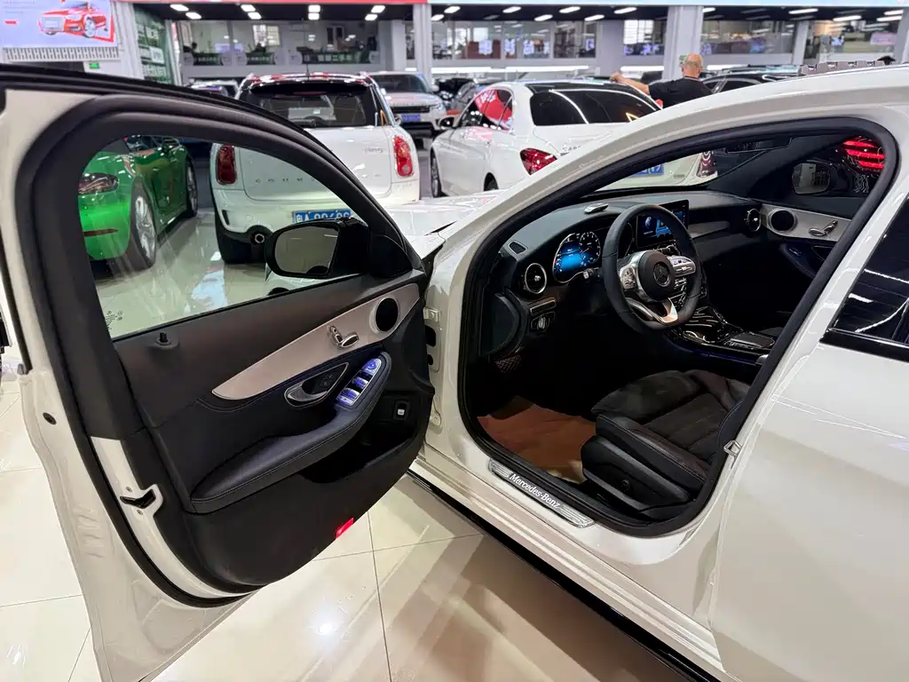 Mercedes-Benz C-Class 2020 — фото 16