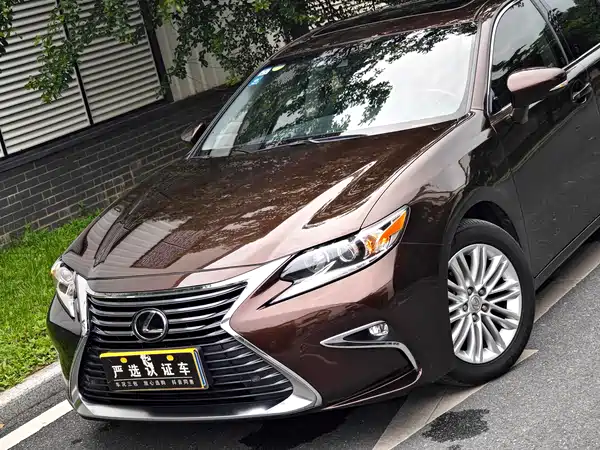 Lexus ES 2016