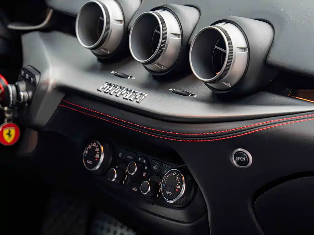 Ferrari F12berlinetta 2013 — фото 15
