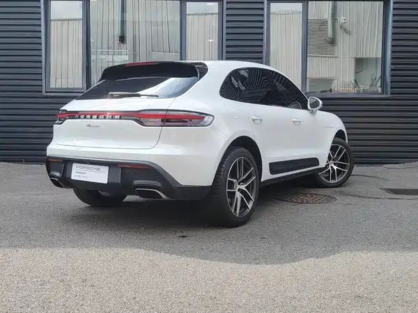 Porsche Macan 2025