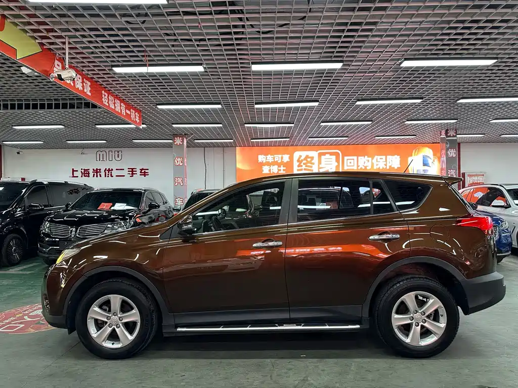 Toyota RAV4 2015 — фото 3
