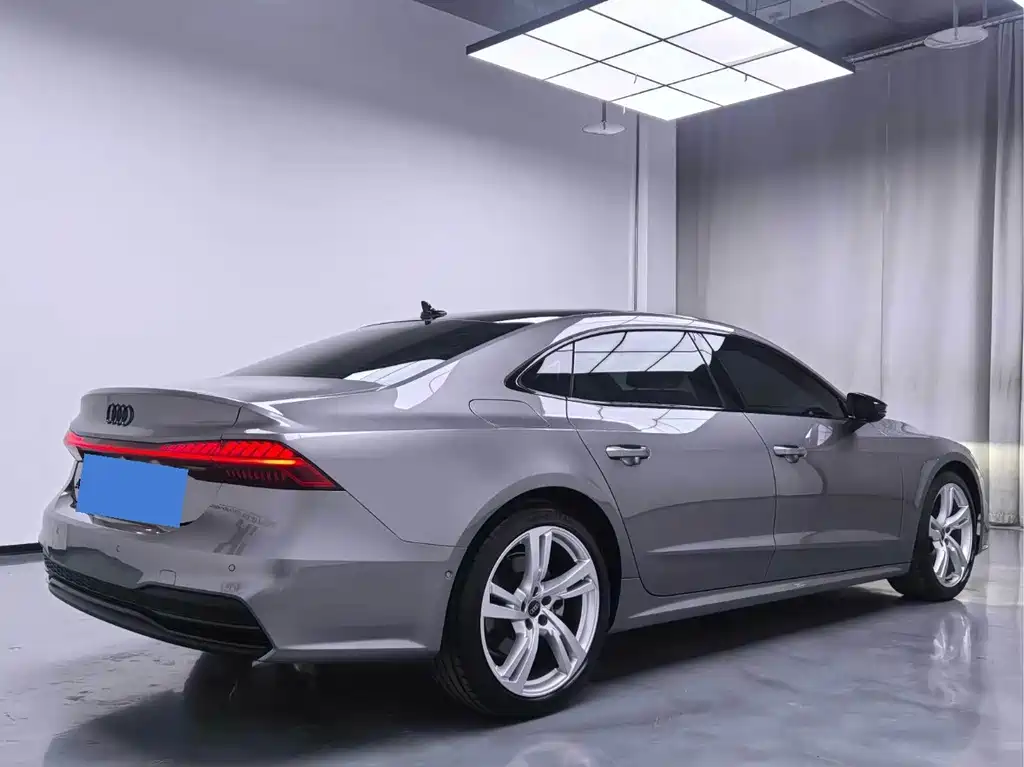 Audi A7L 2023 — фото 18