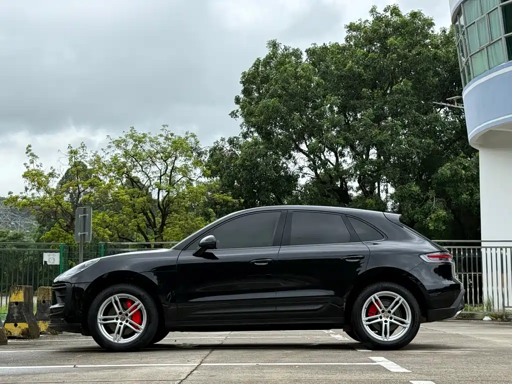 Porsche Macan 2023 — фото 12