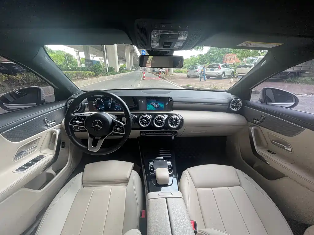 Mercedes-Benz A-Class 2019 — фото 9