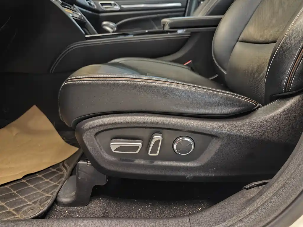 GAC Motor Trumpchi GS8 2020 — фото 10