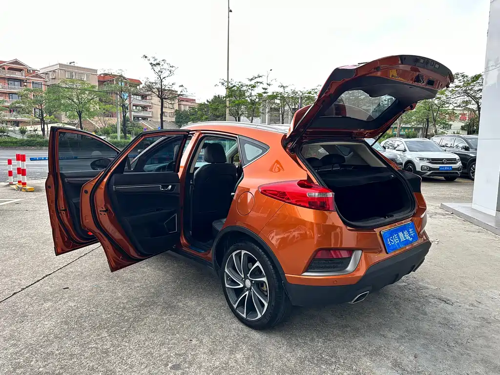 Geely Emgrand GS 2016 — фото 22
