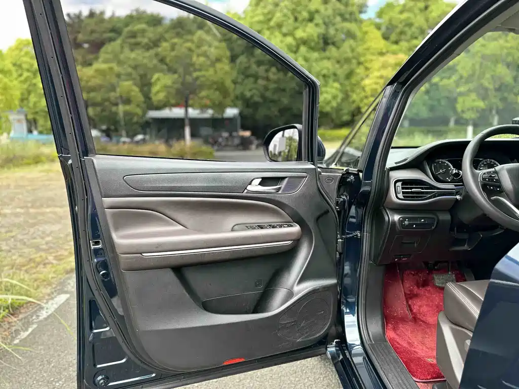 GAC Motor Trumpchi M6 2019 — фото 21