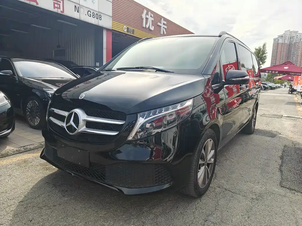 Mercedes-Benz V-Class 2023 — фото 1