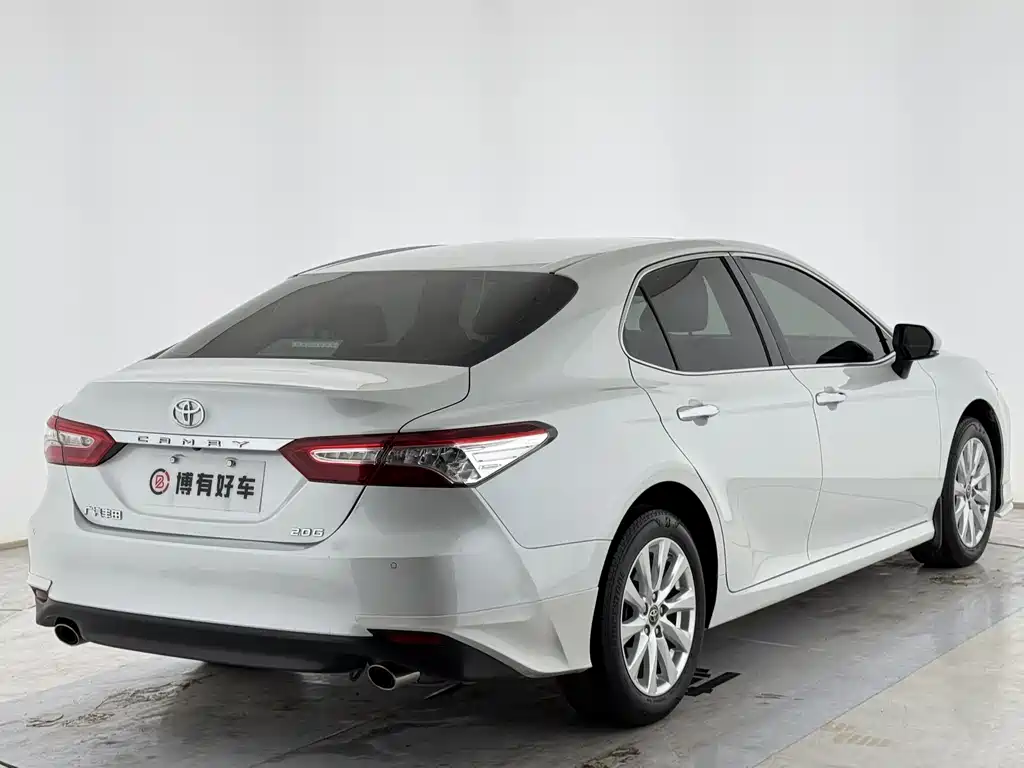 Toyota Camry 2021 — фото 13