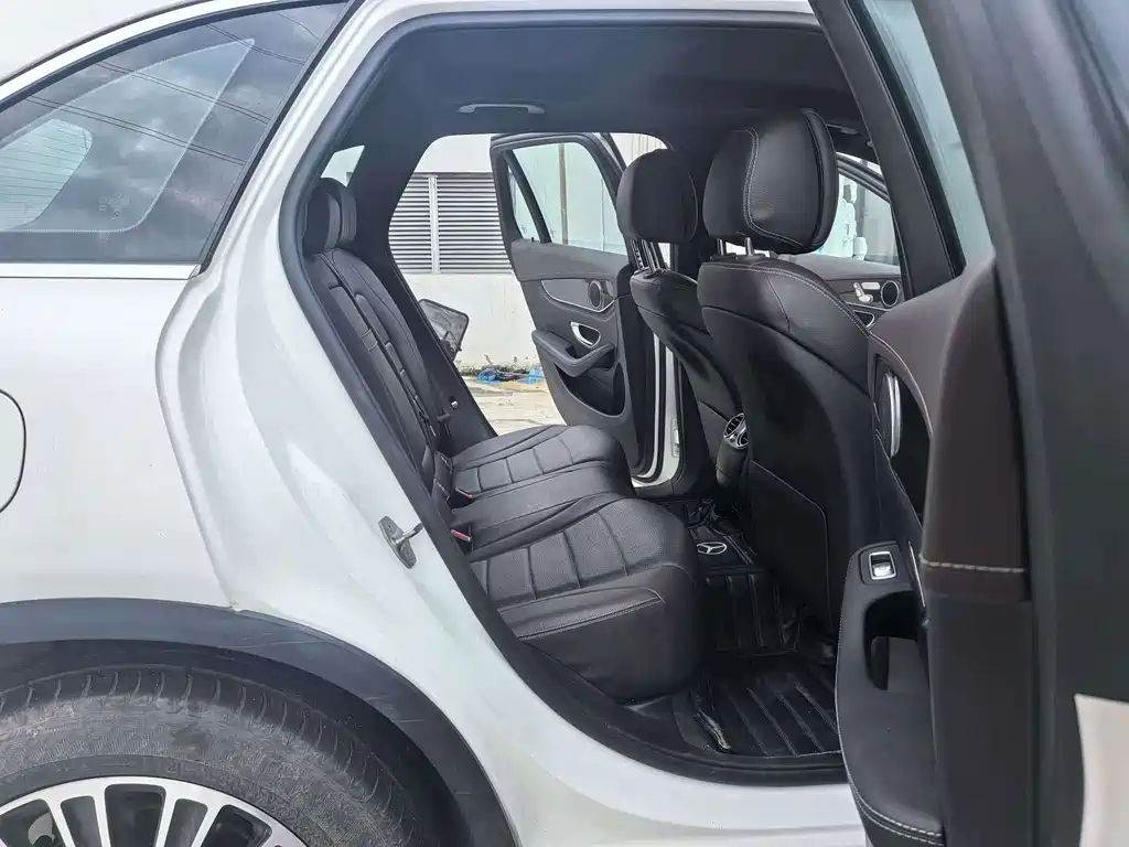 Mercedes-Benz GLC 2018 — фото 15
