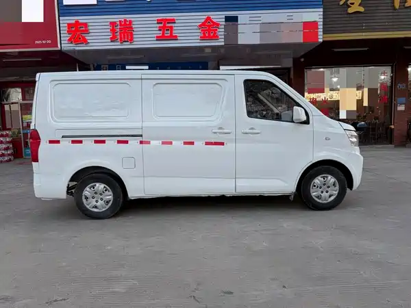 Changan Ruixing EM60 2021