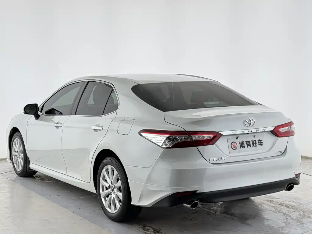 Toyota Camry 2021 — фото 9