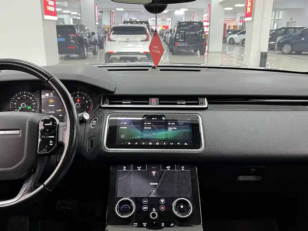 Land Rover Velar 2019 — фото 11