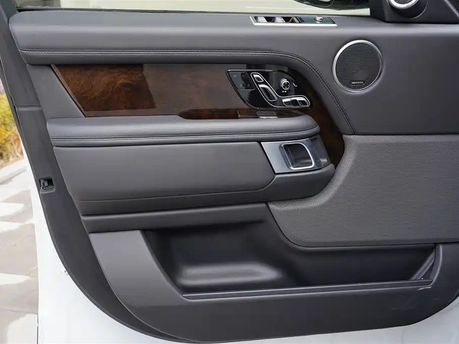 Land Rover Range Rover 2020 — фото 17