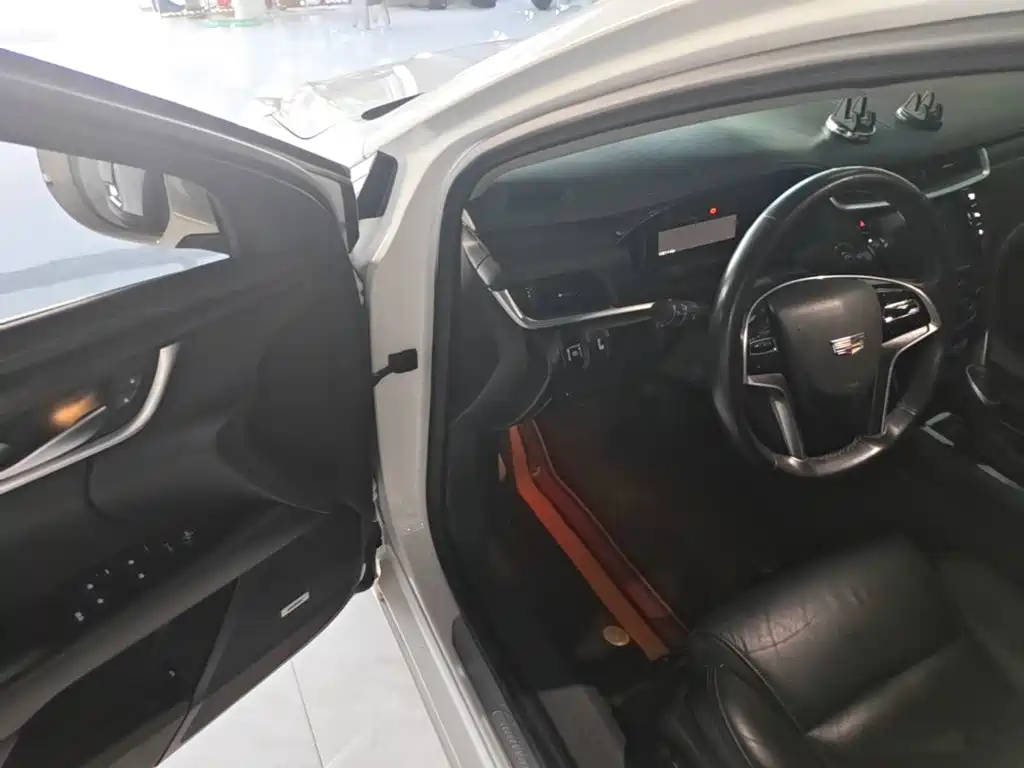 Cadillac XTS 2019 — фото 16